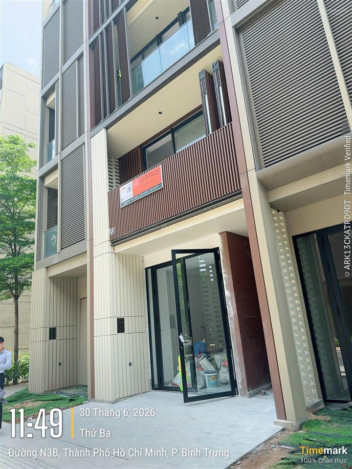 Cần tiền bán gấp nhà phố soho đã có sổ hồng giá 31,5 tỷ sang tên ngay