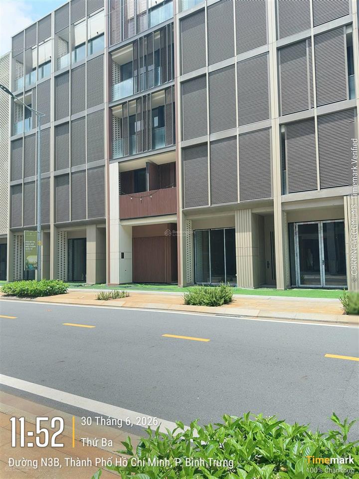 Cần tiền bán gấp nhà phố soho đã có sổ hồng giá 31,5 tỷ sang tên ngay
