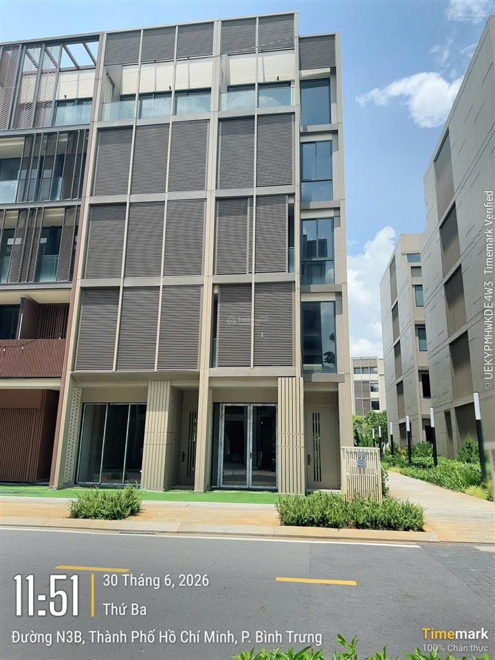 Cần tiền bán gấp nhà phố soho đã có sổ hồng giá 31,5 tỷ sang tên ngay