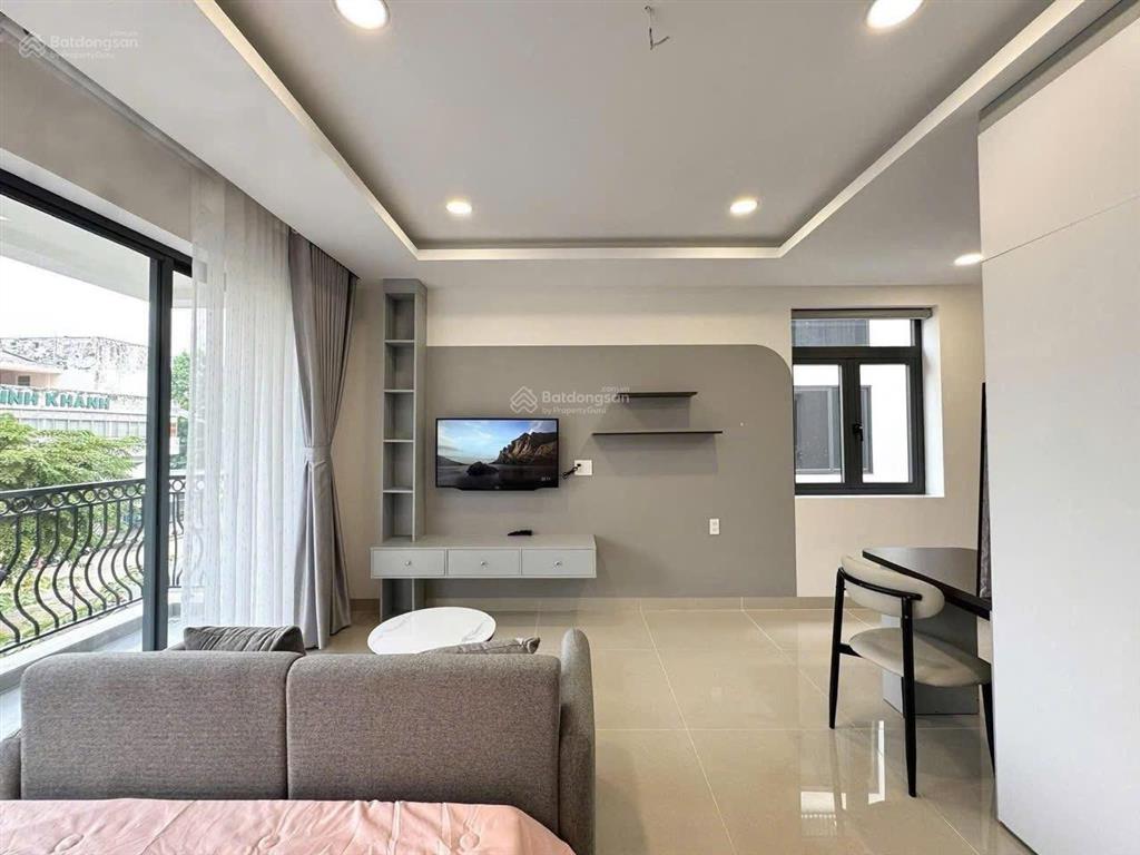 Căn hộ 1 phòng ngủ, tách bếp full nội thất ngay trục đường trần hưng đạo, quận 1...