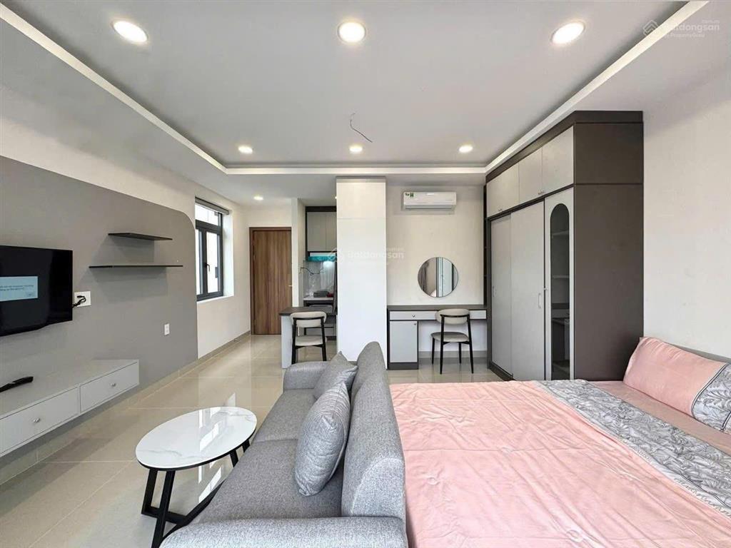 Căn hộ 1 phòng ngủ, tách bếp full nội thất ngay trục đường trần hưng đạo, quận 1...