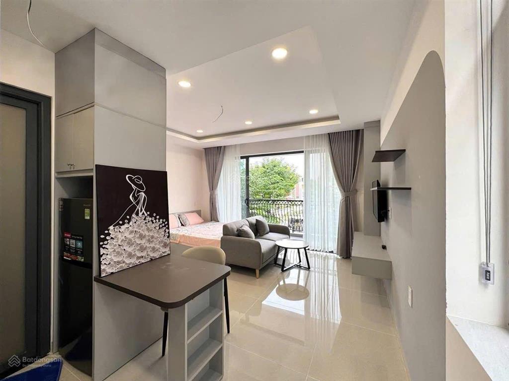 Căn hộ 1 phòng ngủ, tách bếp full nội thất ngay trục đường trần hưng đạo, quận 1...