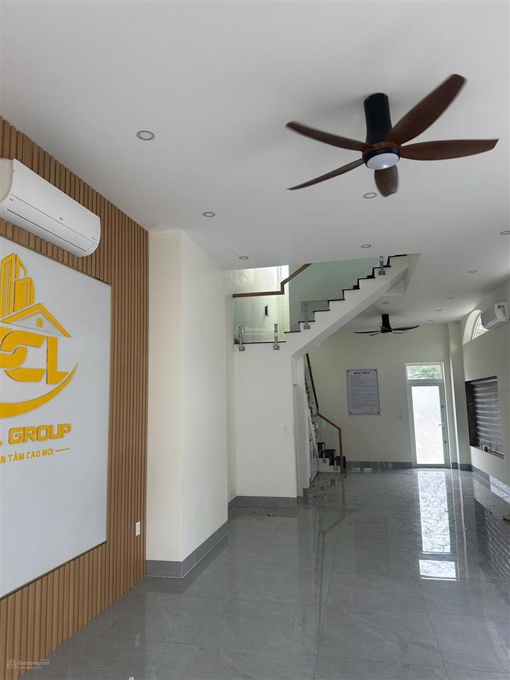 Chính chủ bán gấp căn góc nhà phố icon central ngay cổng chào ra vào chỉ 8,3 tỷ