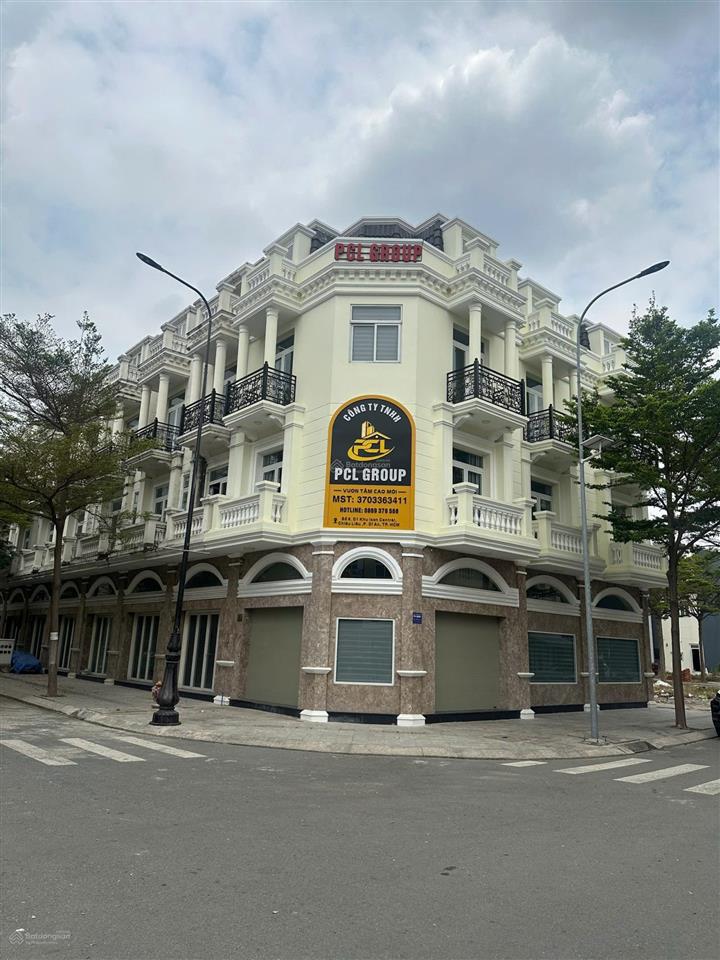 Chính chủ bán gấp căn góc nhà phố icon central ngay cổng chào ra vào chỉ 8,3 tỷ
