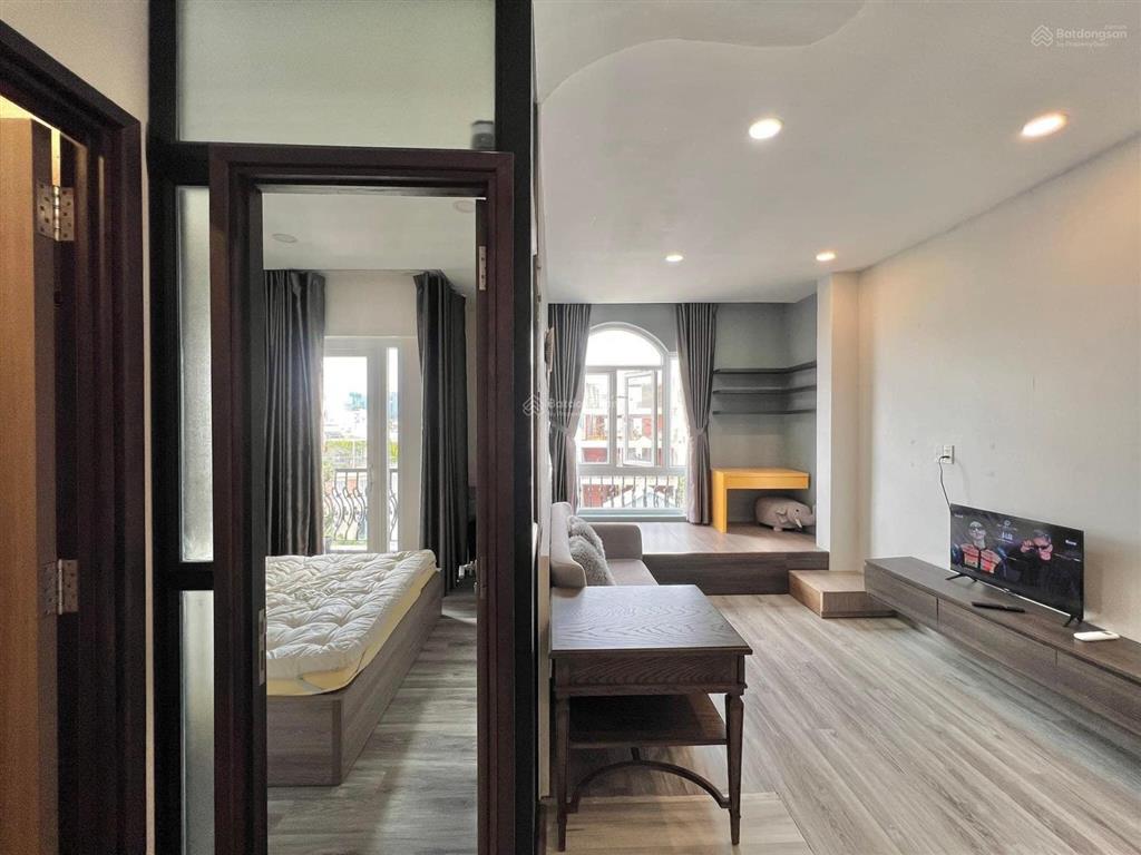 Đẳng cấp căn hộ 1 phòng ngủ ban công , nguyễn cửu vân , tiện đi các quận trung tâm