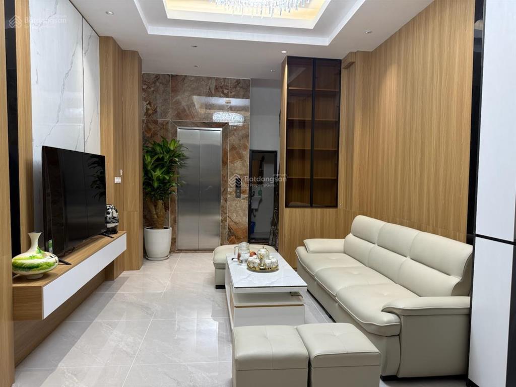 Nhà đẹp  vị trí đẹp  nằm ngay trung tâm đống đa  thang máy