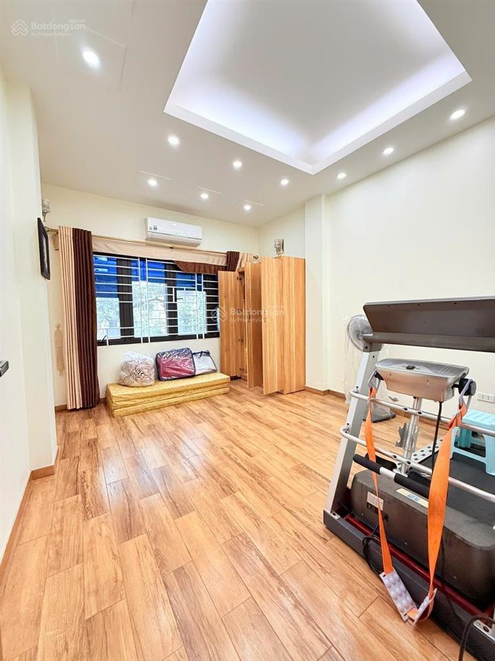 Gấp! bán nhà hoàng quốc việt, ô tô tránh, ngõ thông kinh doanh, phân lô, ô chờ thang máy, 55m2 5t