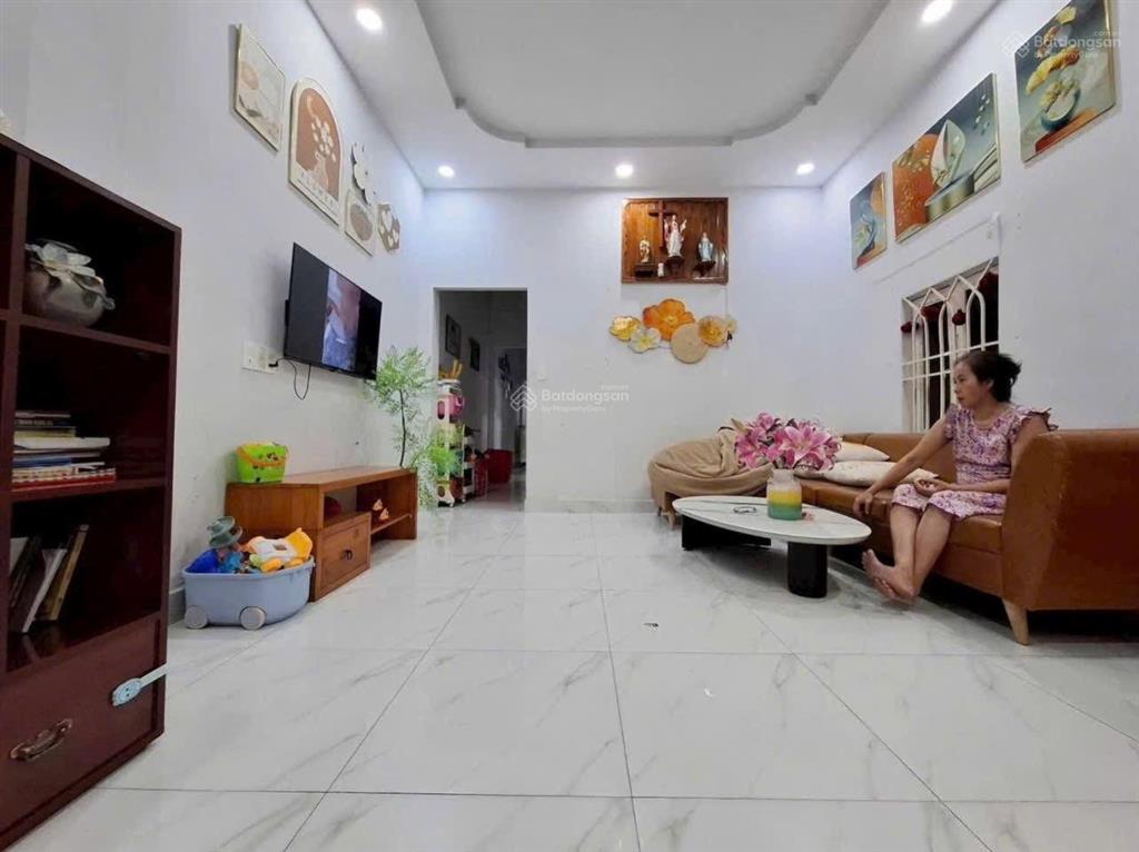 Nhà ngộp bank (75m2) hẻm xe hơi 5m bán gấp trong tuần  gần ngay cao đẳng công thương
