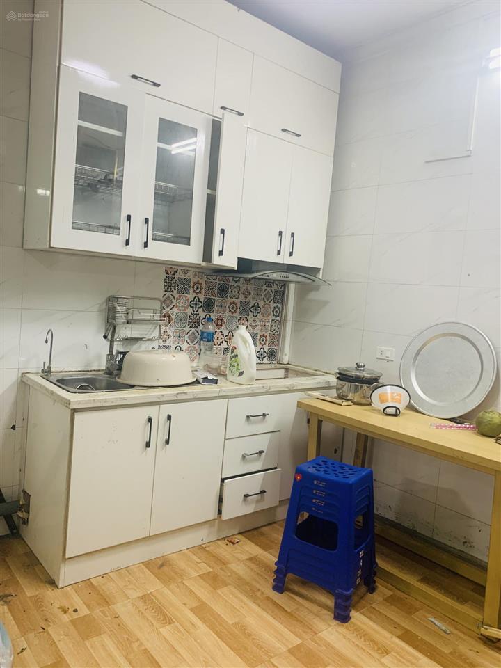 Cho thuê nhà phúc tân, hoàn kiếm. 18m2 x 6 tầng, 3 ngủ, full nội thất. nhắn zalo e gửi số chính chủ