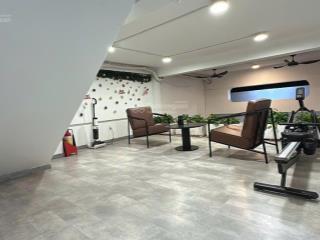Lê văn sỹ q3  hẻm xe hơi  ngang khủng 8.5m  dtsd hơn 600m2  3tầng  sổ vuông a4  sân để xe hơi