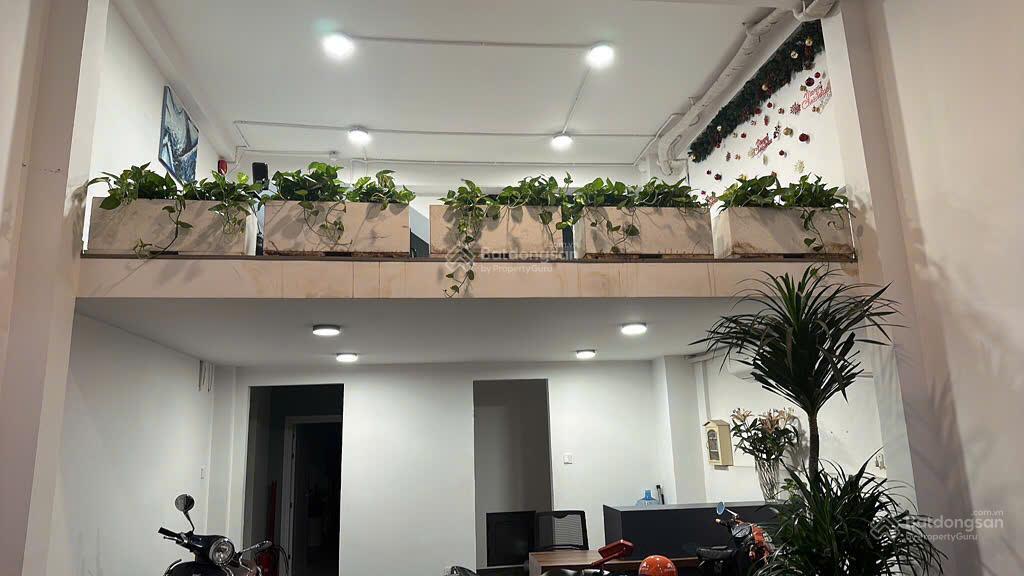 Lê văn sỹ q3  hẻm xe hơi  ngang khủng 8.5m  dtsd hơn 600m2  3tầng  sổ vuông a4  sân để xe hơi