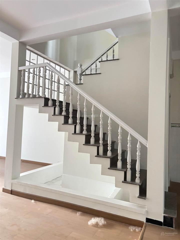 Bán nhà 354/ phan văn trị  hẻm nhựa có lề  90m² ngang lớn 6m  4 tầng btct  sổ vuông a4