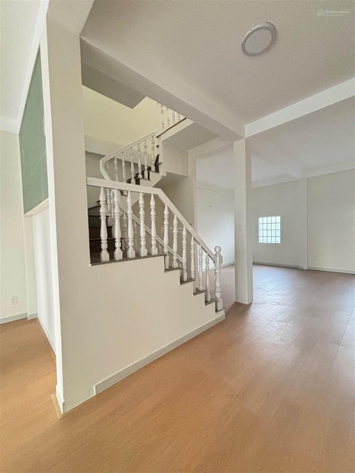 Bán nhà 354/ phan văn trị  hẻm nhựa có lề  90m² ngang lớn 6m  4 tầng btct  sổ vuông a4