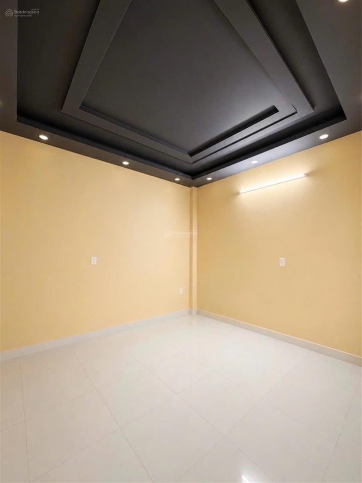 7.x tỷ  nguyên hồng bình thạnh  một sệc gần mặt tiền  3 tầng btct  60m (4.2x14) sổ vuông a4