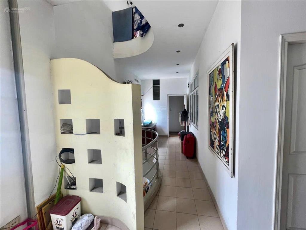 Thích quảng đức  biệt thự 162m²  hẻm nhựa xe tải  ngang 7m  5 tầng  sân rộng đậu nhiều xe hơi