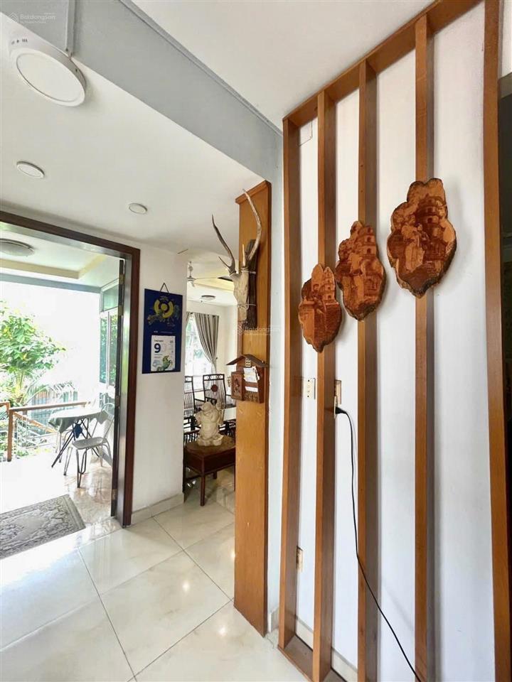 Thích quảng đức  biệt thự 162m²  hẻm nhựa xe tải  ngang 7m  5 tầng  sân rộng đậu nhiều xe hơi