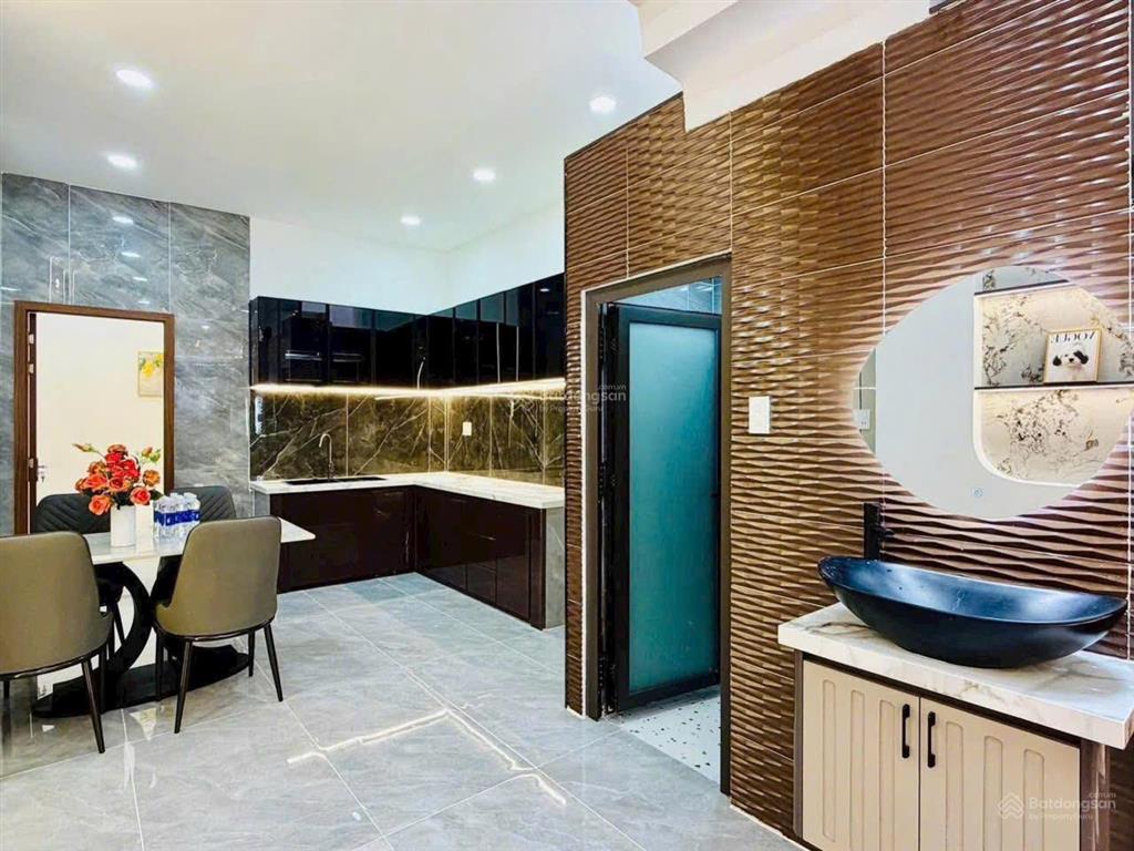 Bán nhanh căn nhà phố gần linh xuângiá rẻ 3,8 tỷ, nhà mới, nội thất đẹp, hỗ trợ vay, pháp lý sạch