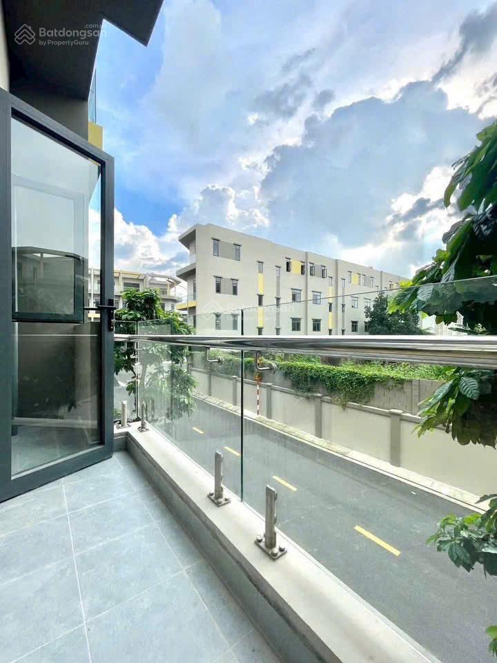 Bán nhanh căn nhà phố gần linh xuângiá rẻ 3,8 tỷ, nhà mới, nội thất đẹp, hỗ trợ vay, pháp lý sạch