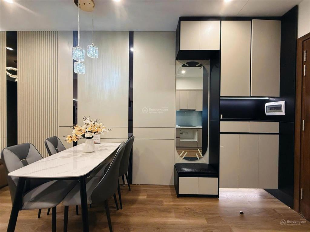 Vừa làm nội thất full mới đẹp. chủ bán gấp vì không chịu nổi lãi ngân hàng, bán rẻ hơn tt 100tr