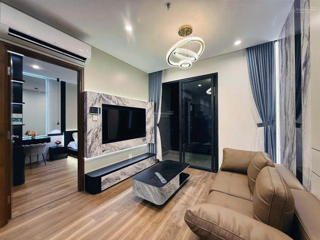 Vừa làm nội thất full mới đẹp. chủ bán gấp vì không chịu nổi lãi ngân hàng, bán rẻ hơn tt 100tr