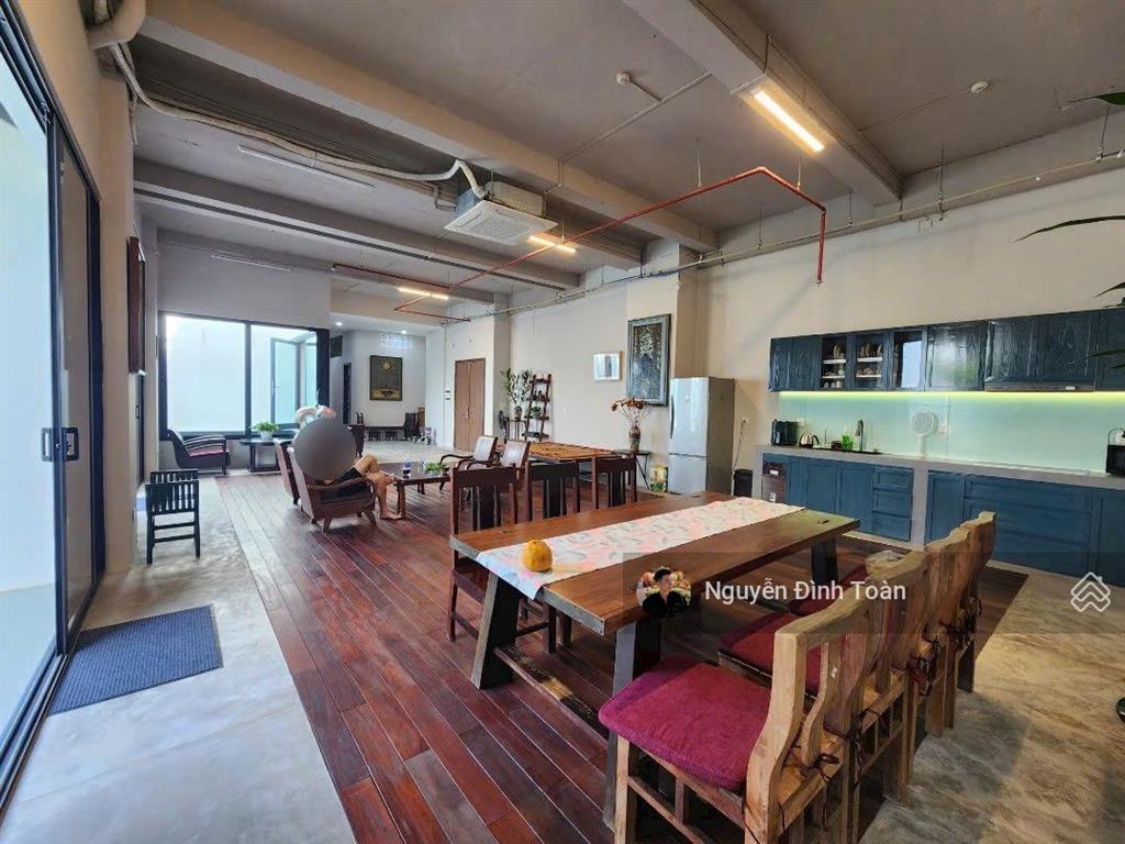 Hiếm có 1 căn siêu vip đang bán tầng cao nhất tòa nhà