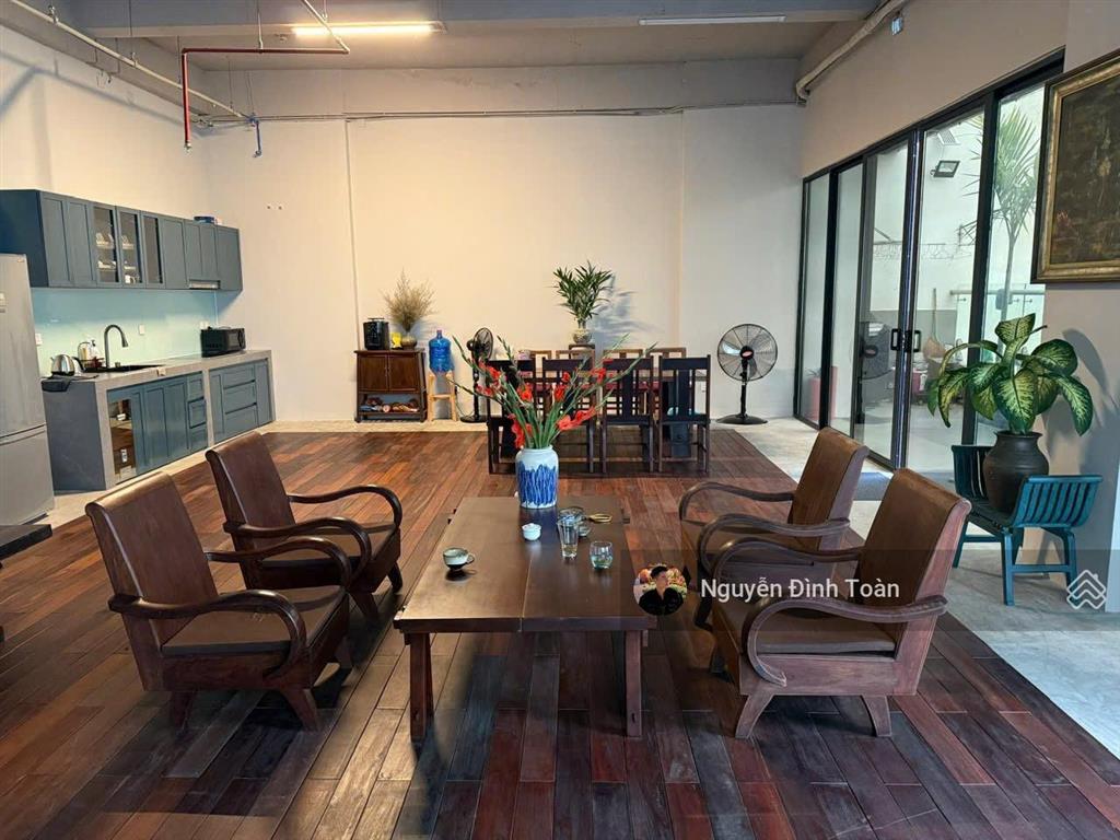 Hiếm có 1 căn siêu vip đang bán tầng cao nhất tòa nhà