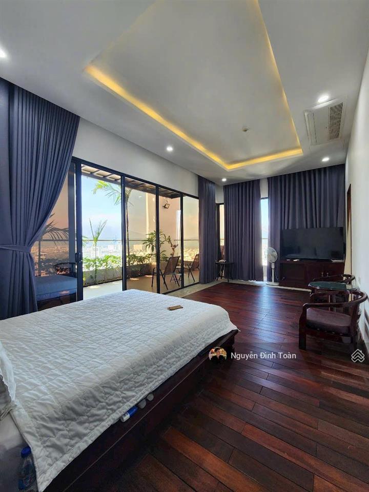 Hiếm có 1 căn siêu vip đang bán tầng cao nhất tòa nhà