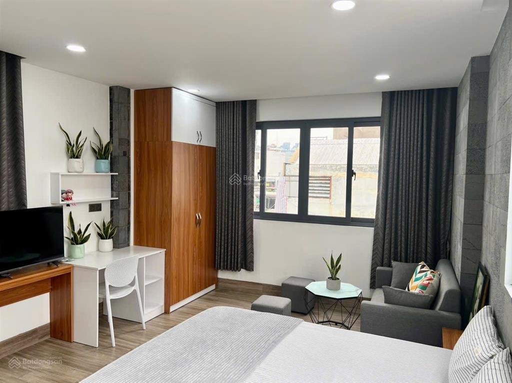 Căn hộ cửa sổ thang máy tại nguyễn gia trí  bình thạnh ngay hàng xanh thuận tiện đi quận 1,2