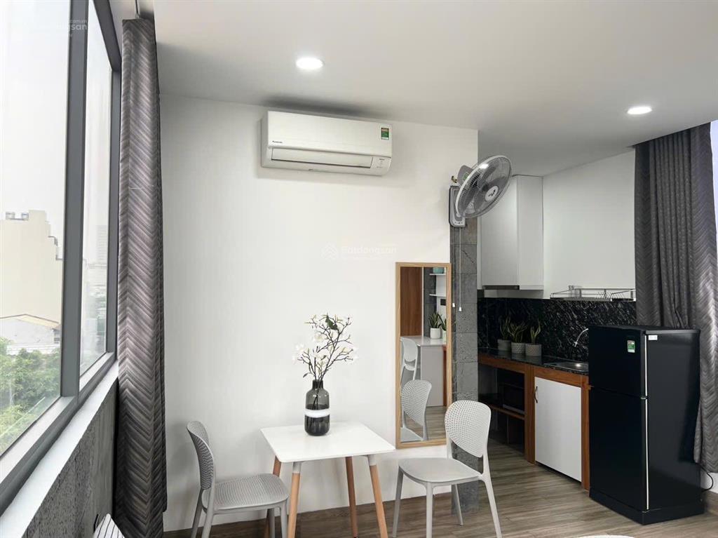 Căn hộ cửa sổ thang máy tại nguyễn gia trí  bình thạnh ngay hàng xanh thuận tiện đi quận 1,2