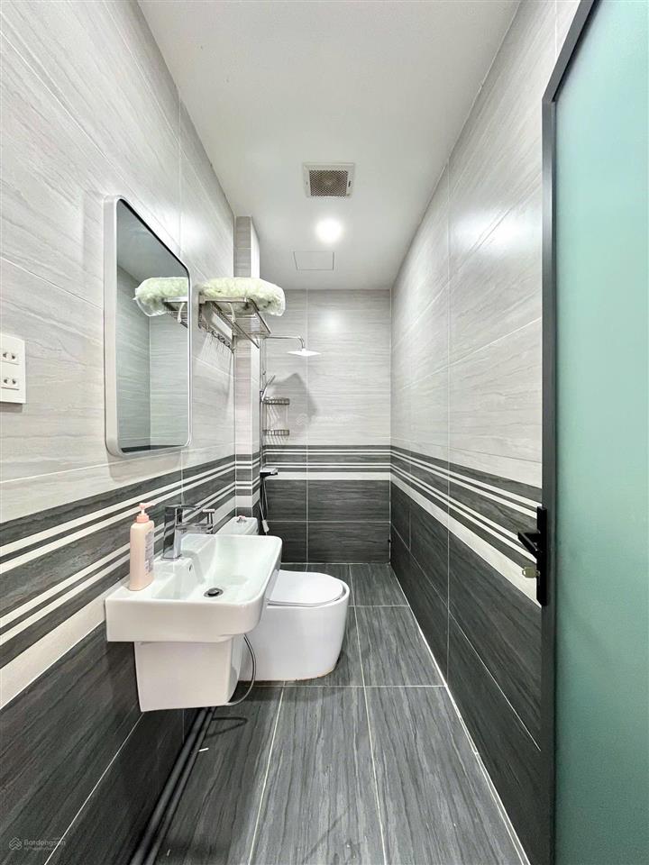 Căn hộ cửa sổ ngay xô viết nghệ tĩnh bình thạnh gần hàng xanh, uth, ftu, hutech, uef, metro giáp q1