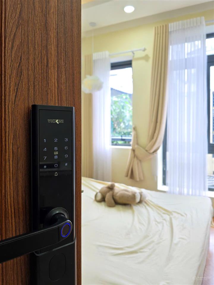 Căn hộ cửa sổ ngay xô viết nghệ tĩnh bình thạnh gần hàng xanh, uth, ftu, hutech, uef, metro giáp q1