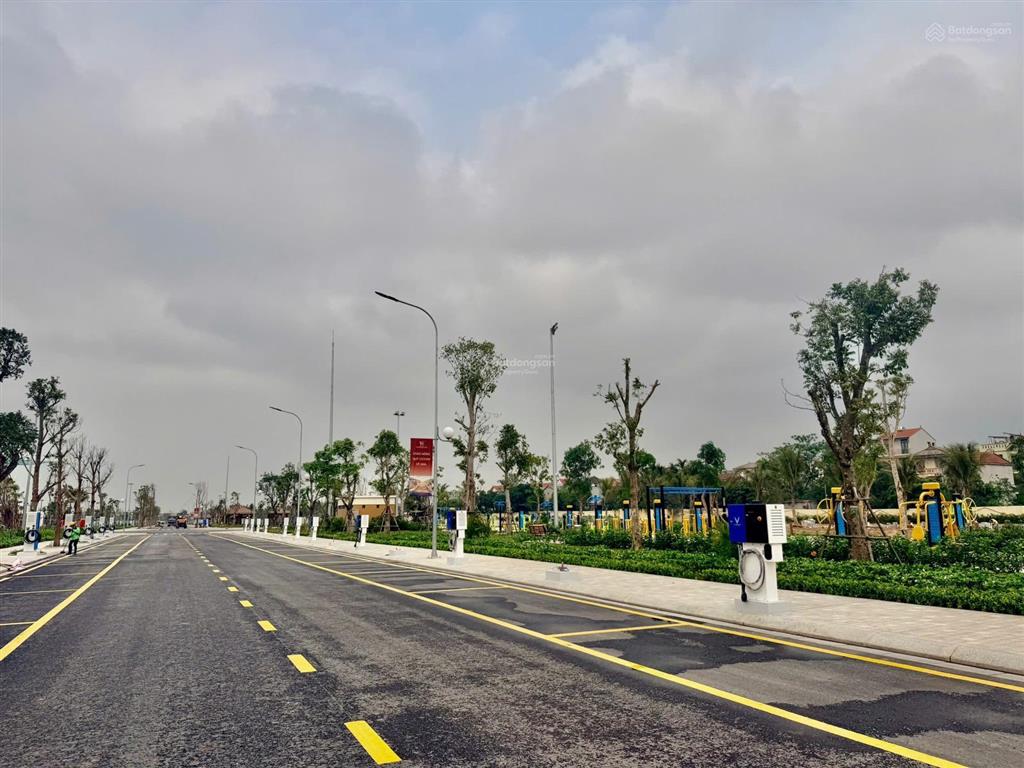 Căn đông nam 117m, mt 8m hđ 37 vin đan phượng, view công viên đỗ xe 2 bên, 22 tỷ + voucher 30%