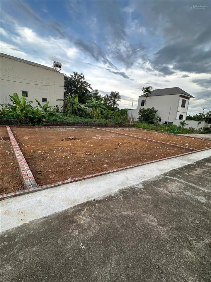Phúc tiến, bán lô 100m2 trục chính vuông vắn, mt 8,6m cách metro số 8 chỉ 300m trục chính ôtô tránh