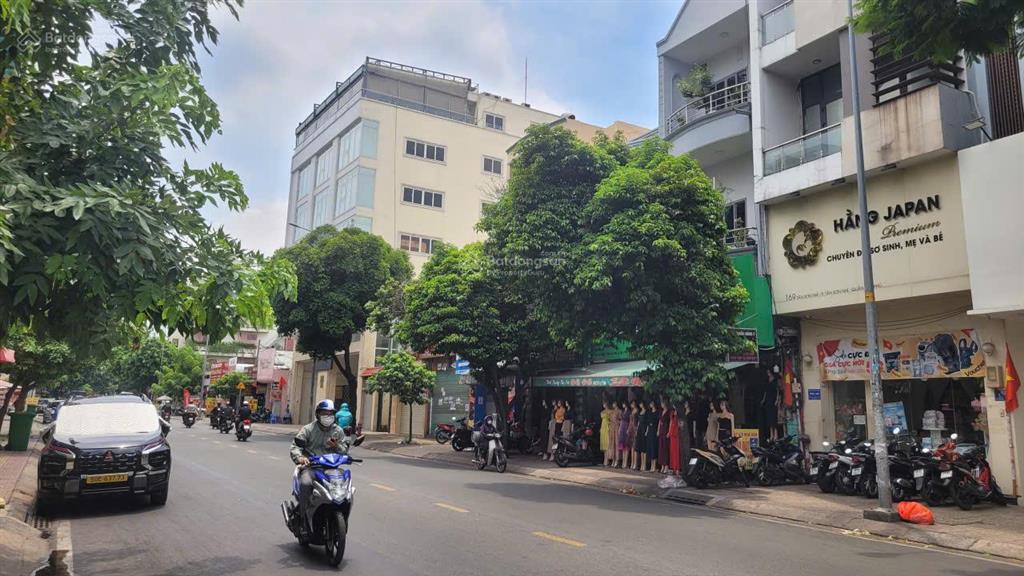 Bán tòa nhà mặt tiền đường tân sơn nhì. nhà nở hậu, phong thủy tốt, đúc 6 tấm mới đẹp, có thang máy