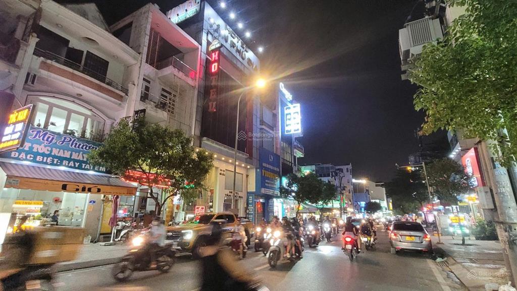 Bán nhà mặt tiền ngay gò dầu, quận tân phú. ngang lớn 8mx28m, đúc 4 tầng kiên cố. giá cực tốt 23 tỷ
