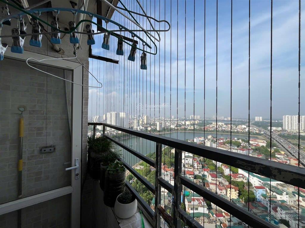 Bán cc vp6 linh đàm, giá 3,3 tỷ, 66m2, 2pn, 2wc, nội thất full