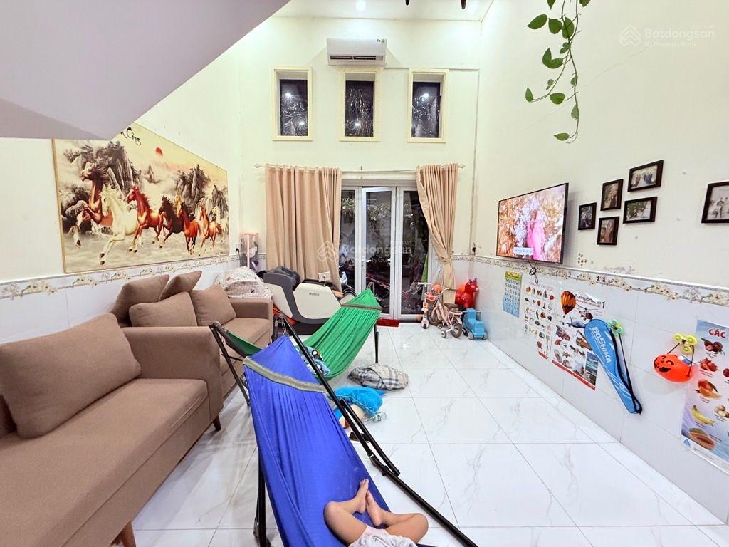 Chủ giảm 100tr bán gấp giá mới 3.2 tỷ nhà ở ngay sân để 4 xe bà điểm vị trí đẹp đ