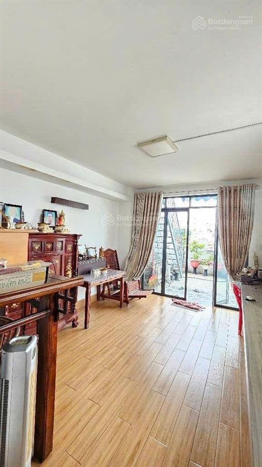 Mặt tiền tây sơn ngay chợ tân hương  5 tầng đẹp  chưa qua đầu tư  hơn 8 tỷ tl (đã giảm 1,1 tỷ)