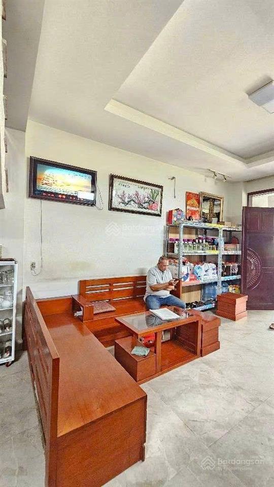 Mặt tiền tây sơn ngay chợ tân hương  5 tầng đẹp  chưa qua đầu tư  hơn 8 tỷ tl (đã giảm 1,1 tỷ)