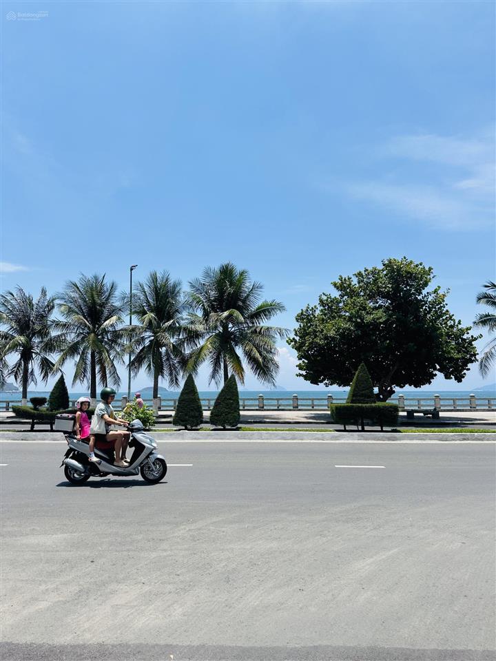 Bán nhà cách biển 300m  ngang 6m  đường ôtô nguyễn biểu nối dài