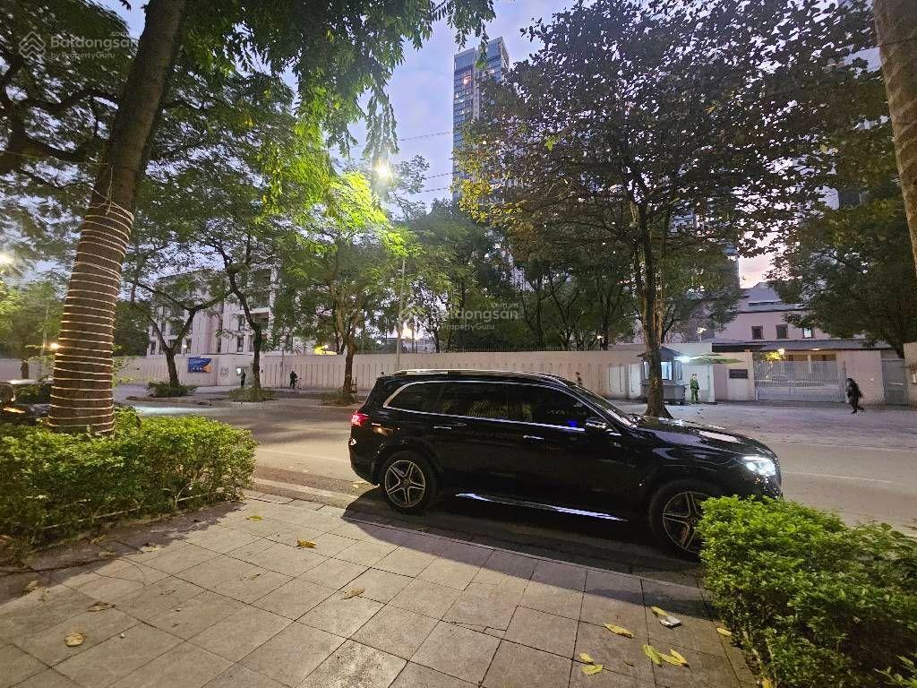 Bán nhà mặt phố vạn phúc, ba đình, dt 52.6m, vỉa hè rộng, kinh doanh, ô tô, giá 45 tỷ.