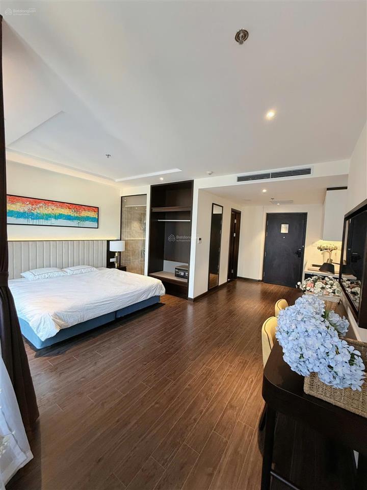 Căn studio tầng cao ban công đông nam view cung cá heo ngắm pháo hoa giá 1.6x tỷ  0978 788 ***