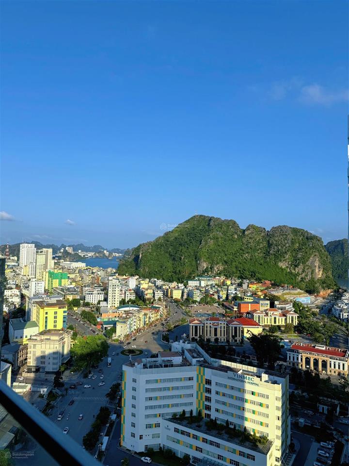 Căn studio tầng cao ban công đông nam view cung cá heo ngắm pháo hoa giá 1.6x tỷ  0978 788 ***
