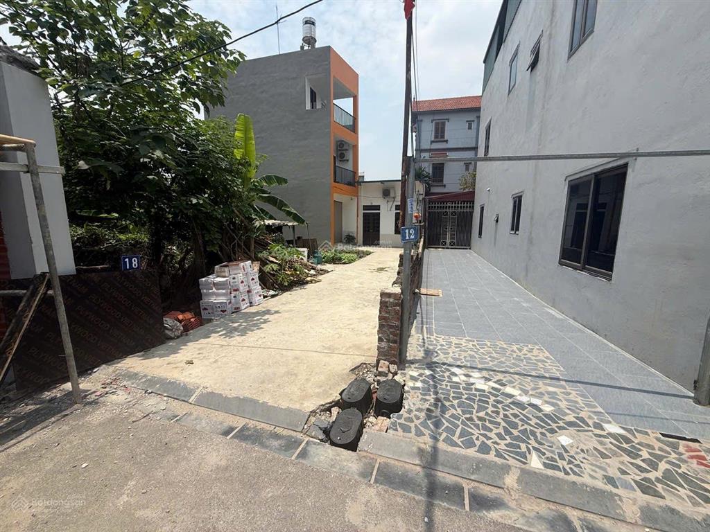 Rẻ nhất vĩnh ngọc, chân cầu nhật tân 50m2 nhỉnh 5,2 tỷ đường ôtô chủ mua từ 2010