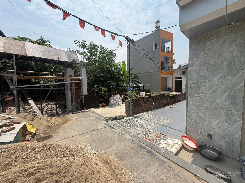 Rẻ nhất vĩnh ngọc, chân cầu nhật tân 50m2 nhỉnh 5,2 tỷ đường ôtô chủ mua từ 2010