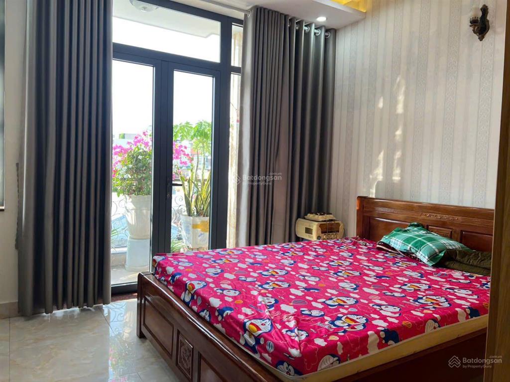 Bán nhà, hoàn công đủ, nhà 5 tầng tân bình, ngang 4m, 8 phòng khai thác, 5 phút tới ga t3.