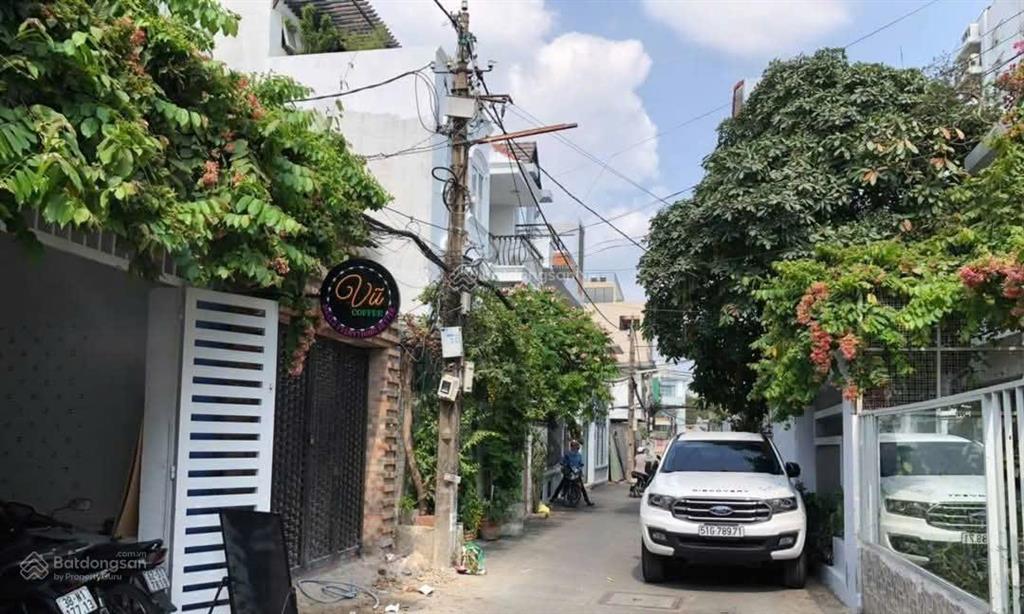 Bán nhà, hoàn công đủ, nhà 5 tầng tân bình, ngang 4m, 8 phòng khai thác, 5 phút tới ga t3.