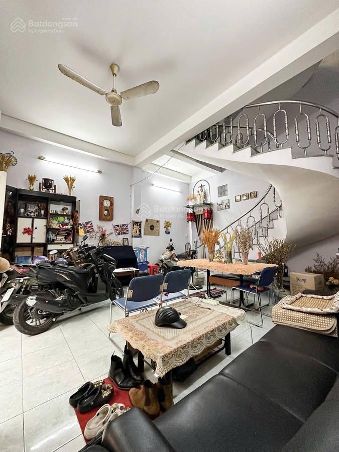 Bán nhà tân bình hxh 6m, khu công chức, 60m2, 3 tầng, gần sân bay, sổ riêng.