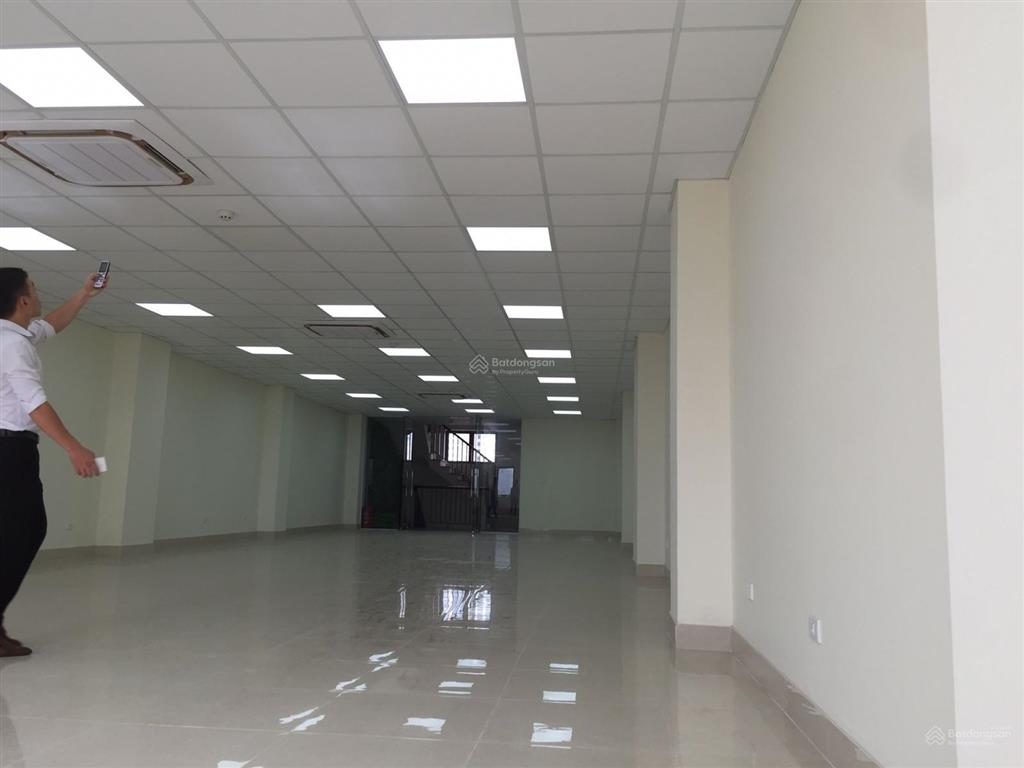 Tòa nhà building khu vực miếu đầm cho thuê văn phòng diện tích 240m