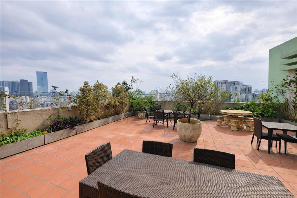 Cho thuê căn duplex sân vườn 350m2 chung cư 671 hoàng hoa thám giá 39 triệu/tháng